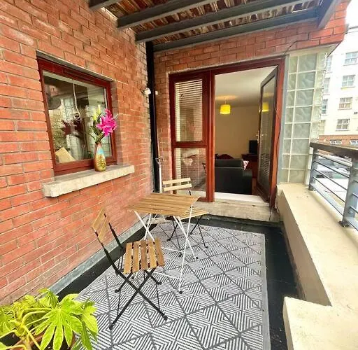 2 Bed In Centre Dublin